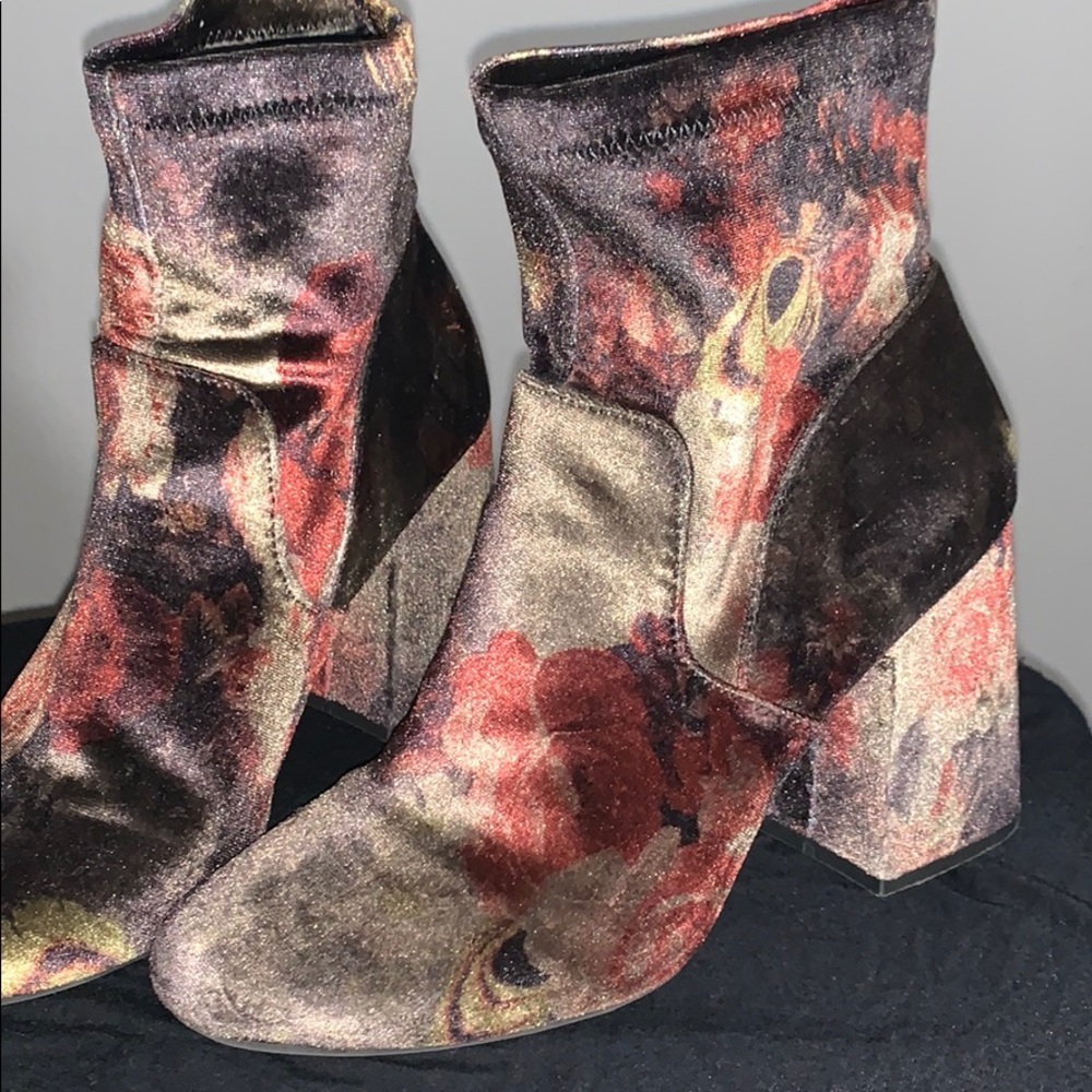 Booties - Picture 4 of 4